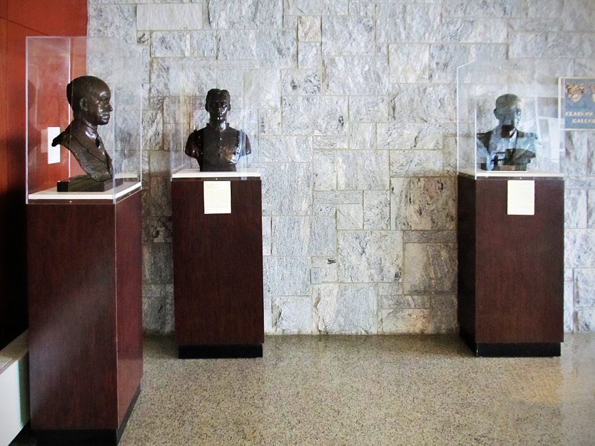 custom freestanding displays for gallery busts by Visual Millwork