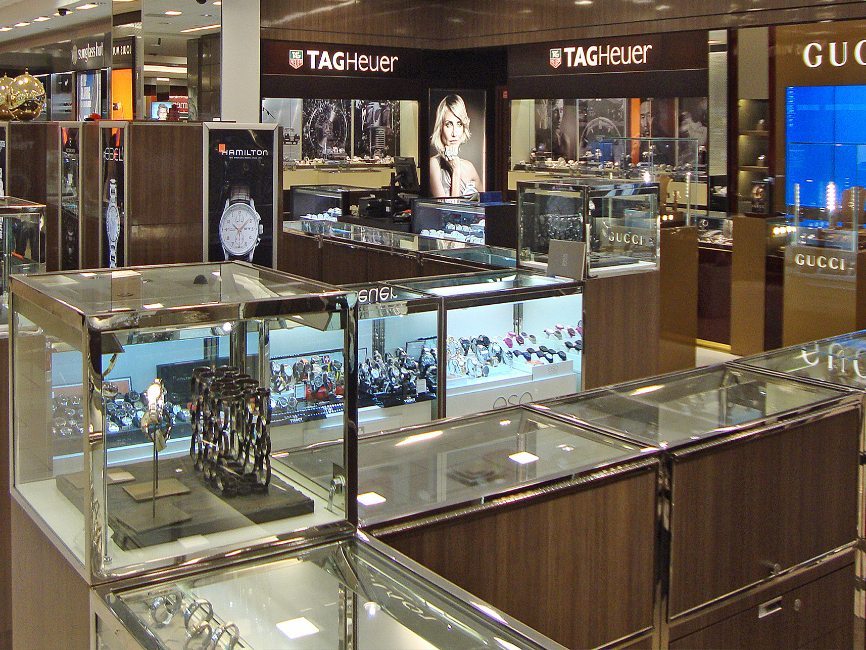Macy's Roosevelt Field: Clothing, Shoes, Jewelry - Department